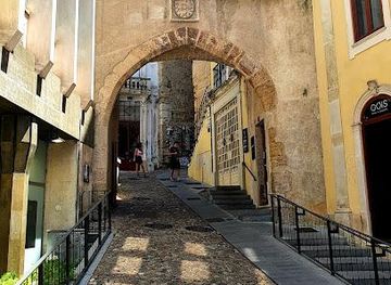 portugal/coimbra/attraction/porta-e-torre-de-almedina