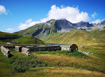 italy/la-thuile/attraction/ex-rifugio-vicino-lago-verney