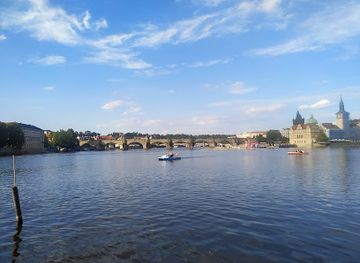 czechia/bohemia/attraction/statue-of-saint-wenceslas