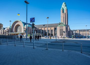 finland/uusimaa/attraction/lantern-carriers
