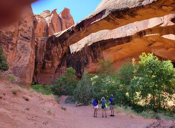 utah/moab/attraction/morning-glory-arch
