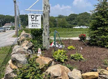 rhode-island/burlingame-state-park/attraction/quonnie-farms