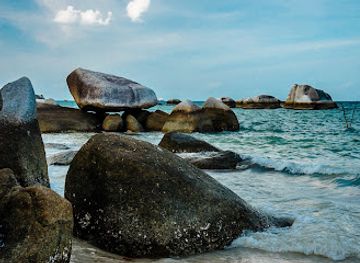 indonesia/bangka-belitung-islands/attraction/pantai-tanjung-binga