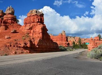 utah/bryce-canyon-city/attraction/red-canyon