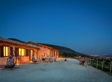 italy/assisi/attraction/tili-21-cantina-bio-organic-winery-degustazioni-winetasting-assisi-doc-olio-evo-ed-altri-prodotti-tipici