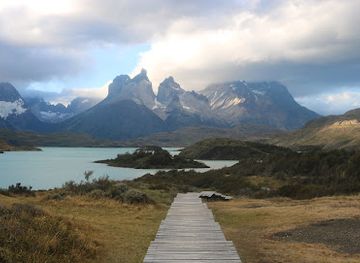 chile/torres-del-paine-national-park/attraction/muelle-viejo