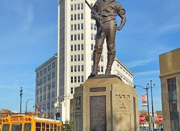 new-york/buffalo/attraction/the-hiker