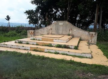 burundi/buyenzi/attraction/tombe-du-mwami-mwambutsa-iv