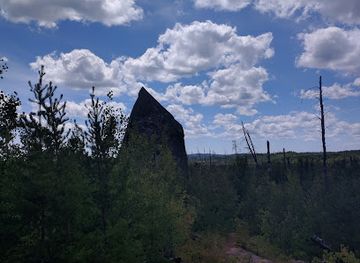 minnesota/grand-marais/attraction/magnetic-rock