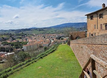 italy/tuscany/attraction/certaldo-alto