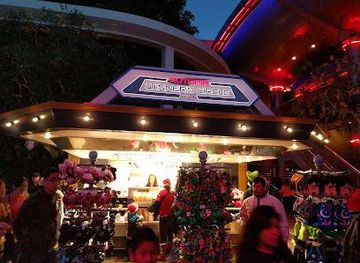 california/anaheim/attraction/autopia-winner-s-circle