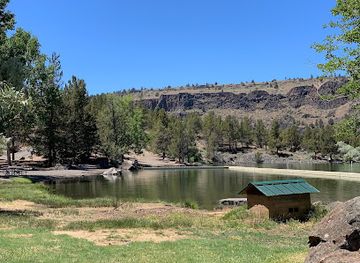 oregon/smith-rock-state-park/attraction/lower-deschutes-day-use-area