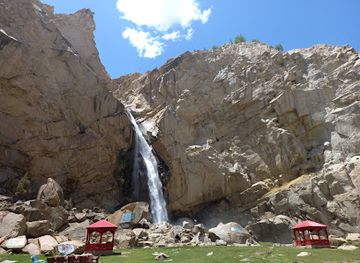 pakistan/ladakh/attraction/khamosh-waterfall