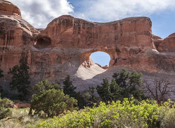 utah/arches-national-park/attraction/tunnel-arch