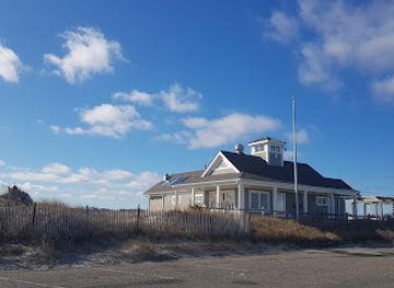 massachusetts/barnstable/attraction/sandy-neck-gate-house