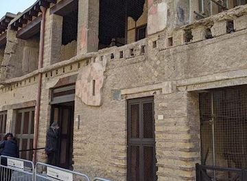 italy/herculaneum/attraction/casa-del-bicentenario