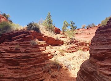 utah/canyonlands/attraction/red-canyon-slot-peekaboo-kanab