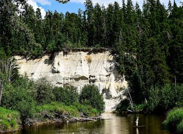 canada/northern-canada/attraction/nipekamew-sand-cliffs