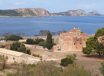 greece/north-aegean/attraction/mycenean-palace-of-nestor-at-pylos