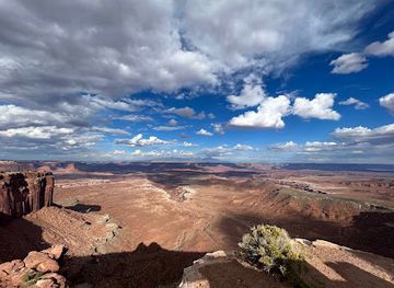 utah/canyonlands-national-park/attraction/buck-canyon-overlook