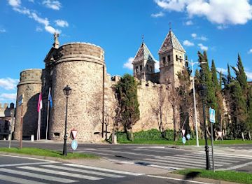 spain/toledo/casco-historico/attraction/puerta-de-bisagra