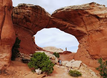 utah/arches-national-park/attraction/sand-dune-arch