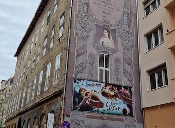 hungary/central-hungary/attraction/sissi-mural