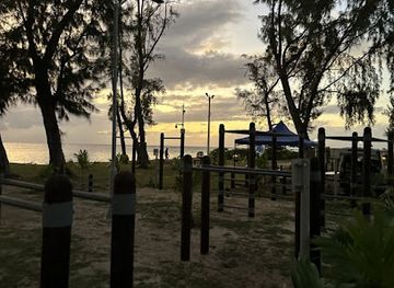mauritius/flic-en-flac-beach/attraction/parc-de-streetworkout-de-flic-en-flac
