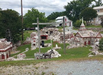 north-carolina/crystal-coast/attraction/shangri-la-stone-village