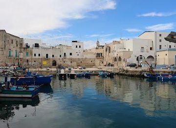 italy/bari/attraction/porto-antico