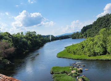 virginia/lynchburg/attraction/love-sign