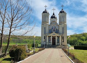 romania/constanta/attraction/cave-monastery-of-st-andrew