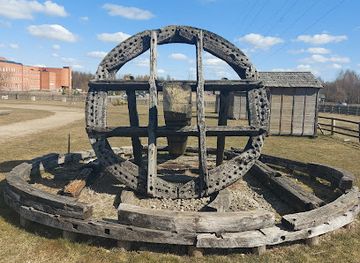 lithuania/siauliai/attraction/zaliukiu-vejo-malunas-siauliu-ausros-muziejus