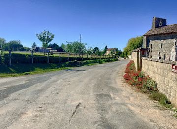 france/poitou-charentes/attraction/lanterne-des-morts-tombeaux-merovingiens