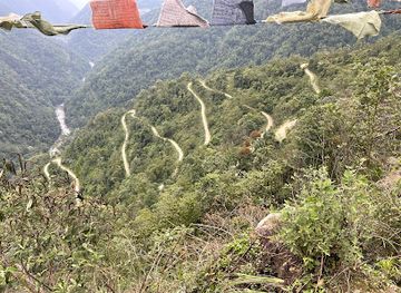 bhutan/lhuntse-district/attraction/nye-zigzag-view-point
