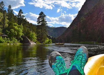 utah/flaming-gorge-national-recreation-area/attraction/green-river-fishing-guides-dutch-john-resort-at-flaming-gorge