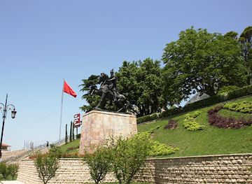 albania/kruja/attraction/statue-of-skanderbeg