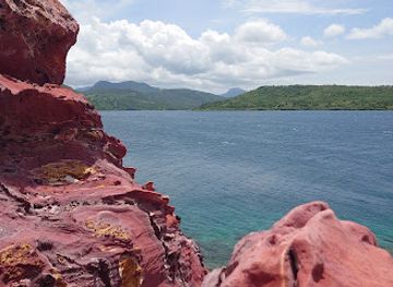 indonesia/komodo-national-park/attraction/strawberry-rocks