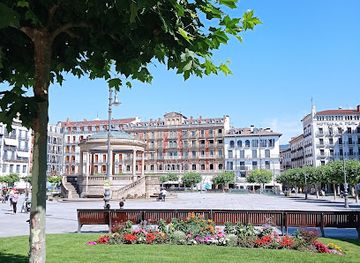 spain/navarre/attraction/comienzo-freetour-pamplona-tripnavarra-tours