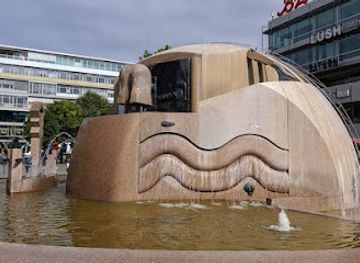 germany/berlin/charlottenburg/attraction/weltkugelbrunnen-wasserklops