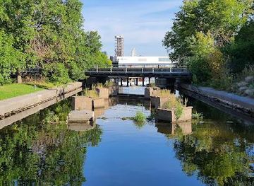 canada/montreal/attraction/lachine-canal-national-historic-site