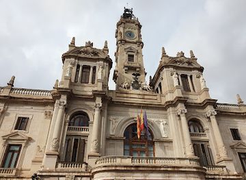 spain/valencian-community/attraction/placa-de-l-ajuntament