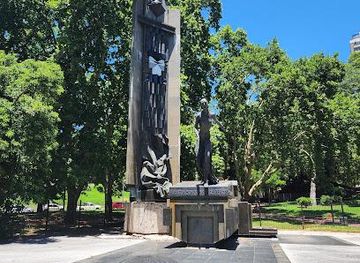 argentina/buenos-aires/attraction/plaza-evita