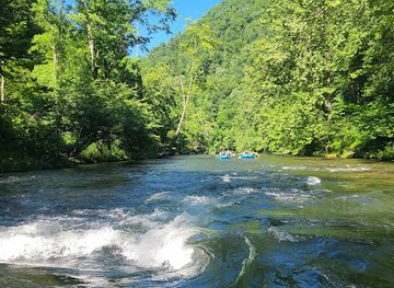 north-carolina/nantahala-national-forest/attraction/carolina-outfitters-white-water-rafting