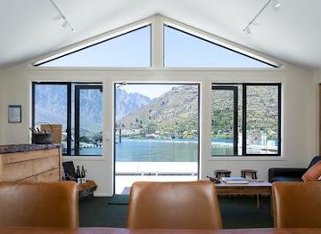 new-zealand/queenstown/attraction/wet-jacket-wines