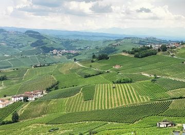 italy/roero/attraction/belvedere-di-la-morra