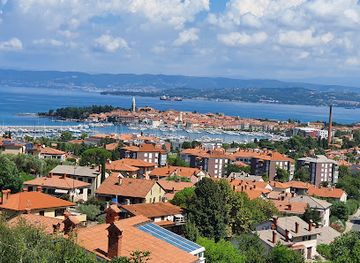 slovenia/portoroz/attraction/tunnel-entrance