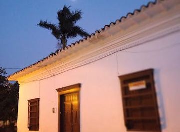 colombia/medellin/attraction/casa-de-la-cultura-la-casa-negra