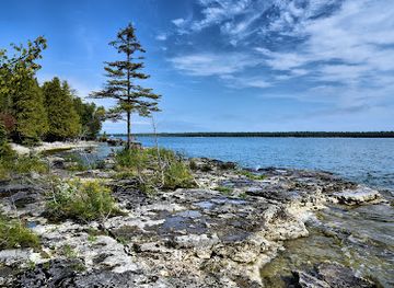 wisconsin/door-county/attraction/toft-point-state-natural-area