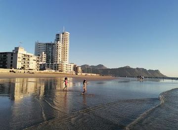 south-africa/cape-town/attraction/strand-beach